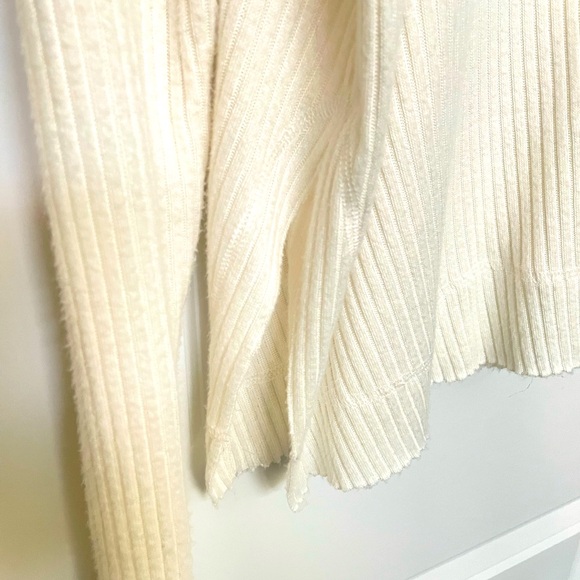 Cream over sized long sleeve top - Picture 3 of 4